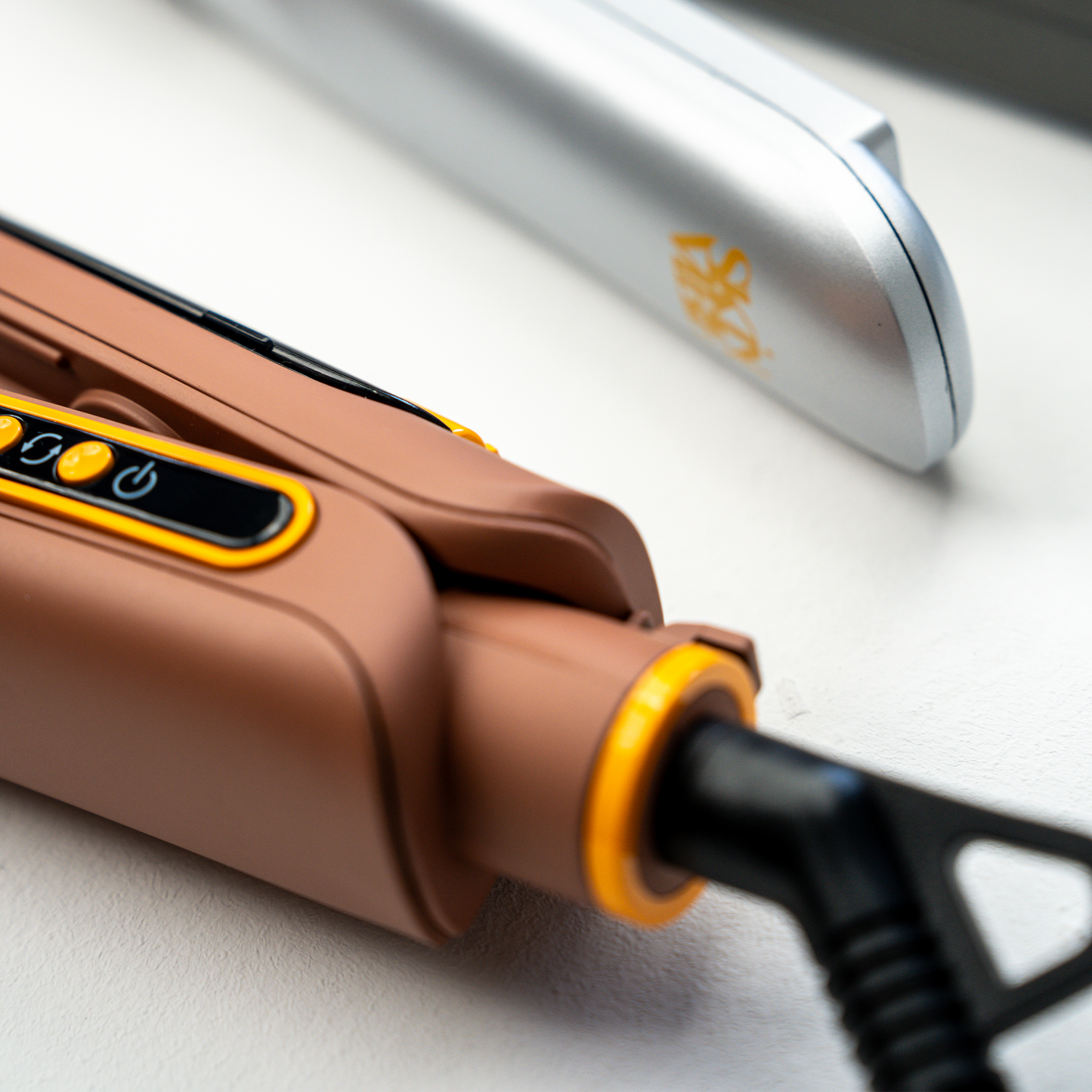 Prostownica SkinVibe AstraSteam Plasma - kabel obrotowy długi 360 stopni